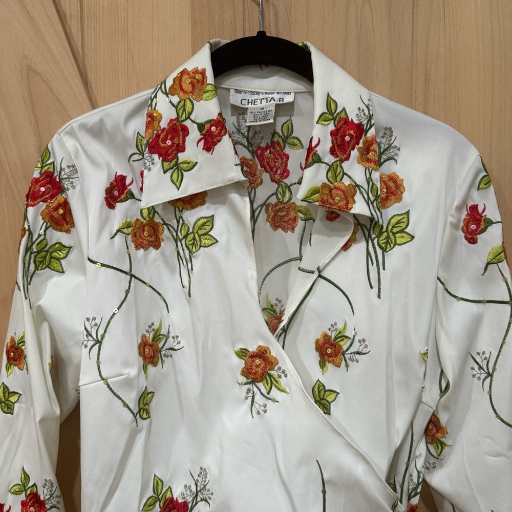 Sherrie Bloom Peter Noviello Chetta B Wrap Blouse Sz 10 White Embroidered Floral - Picture 2 of 16